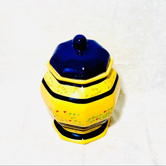 Vintage LTD Hand Painted Floral Vase With Lid - Picture 2 of 6